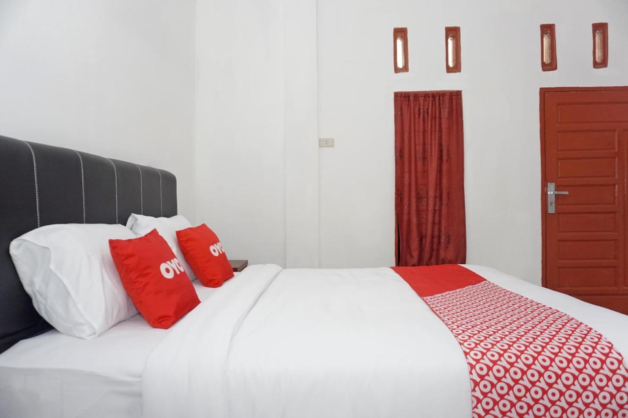 Oyo 2635 Ramos Inn Sinapuran Esterno foto