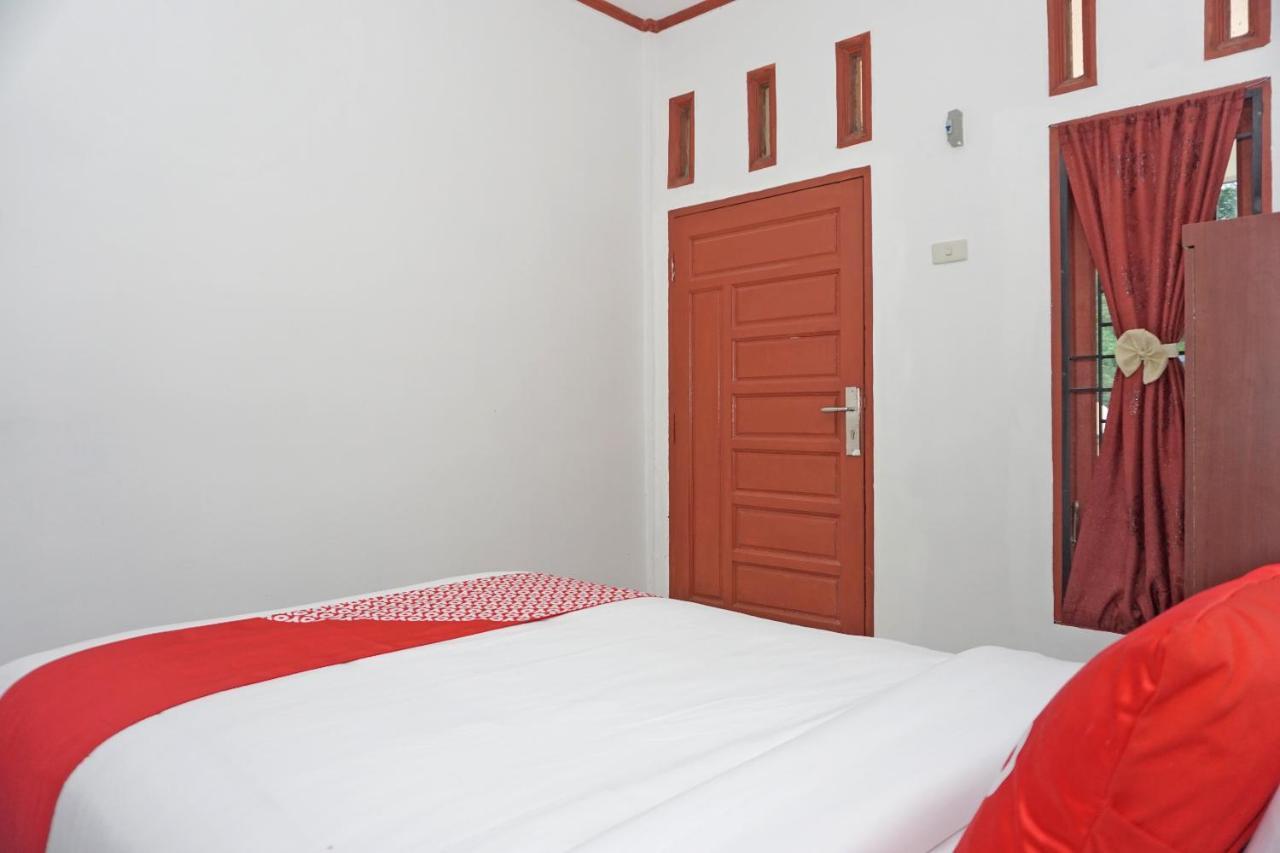 Oyo 2635 Ramos Inn Sinapuran Esterno foto