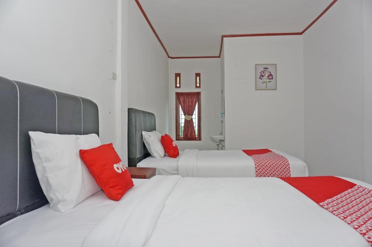 Oyo 2635 Ramos Inn Sinapuran Esterno foto