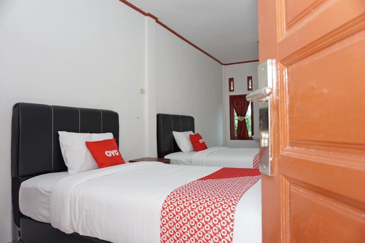 Oyo 2635 Ramos Inn Sinapuran Esterno foto