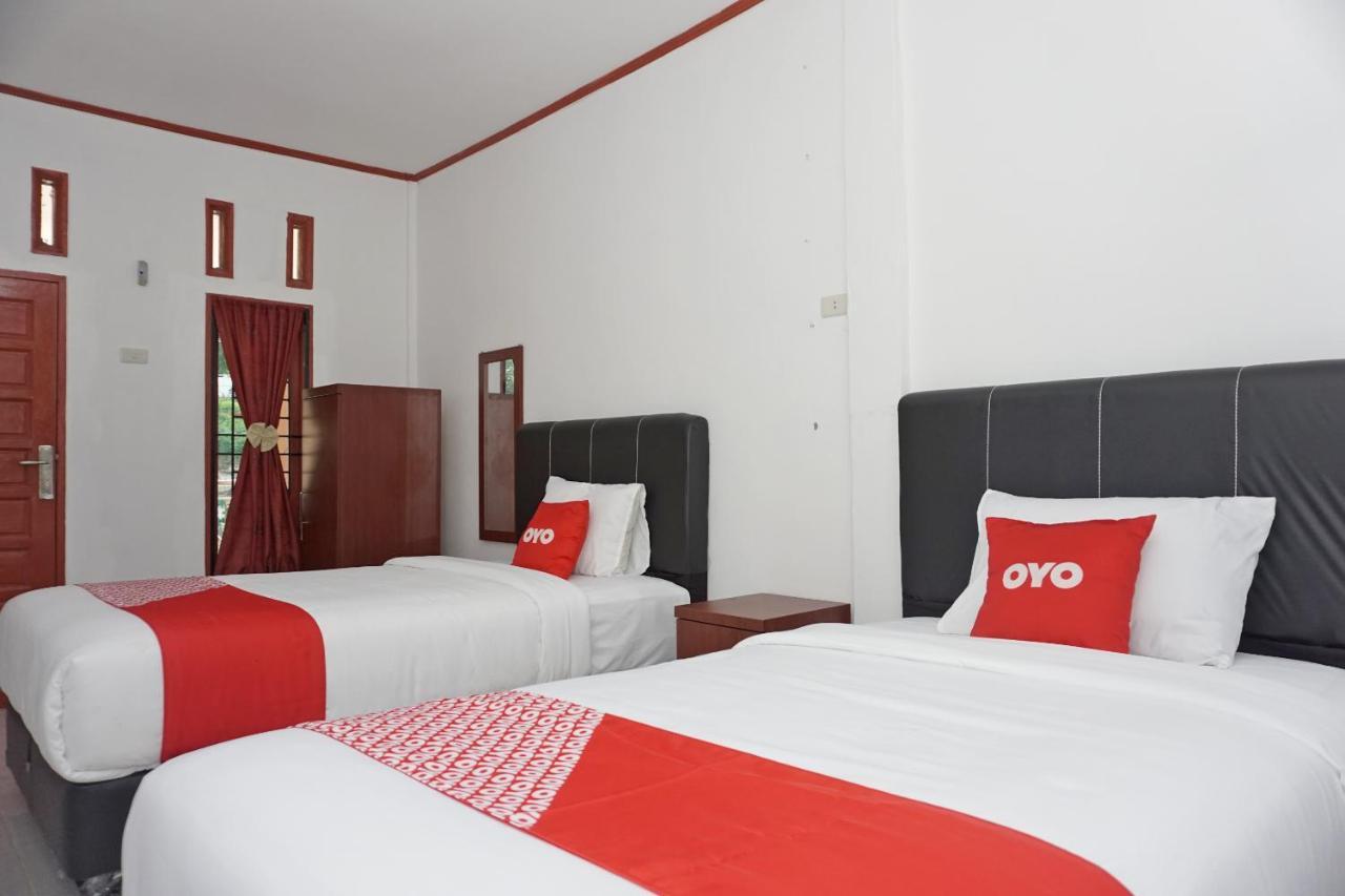Oyo 2635 Ramos Inn Sinapuran Esterno foto