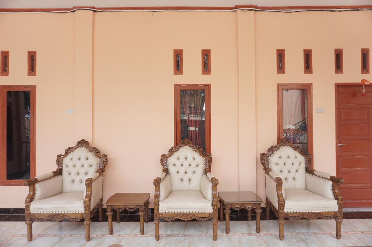 Oyo 2635 Ramos Inn Sinapuran Esterno foto