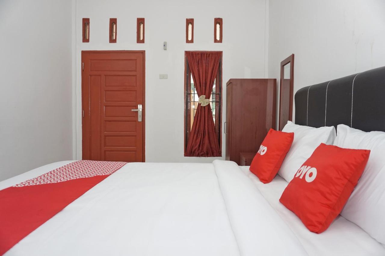 Oyo 2635 Ramos Inn Sinapuran Esterno foto